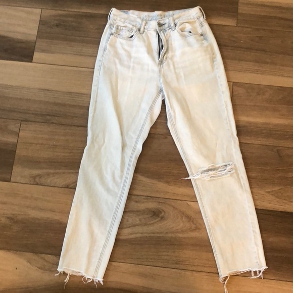 American Eagle Distressed Straight Leg Jeans - Picture 1 of 4
